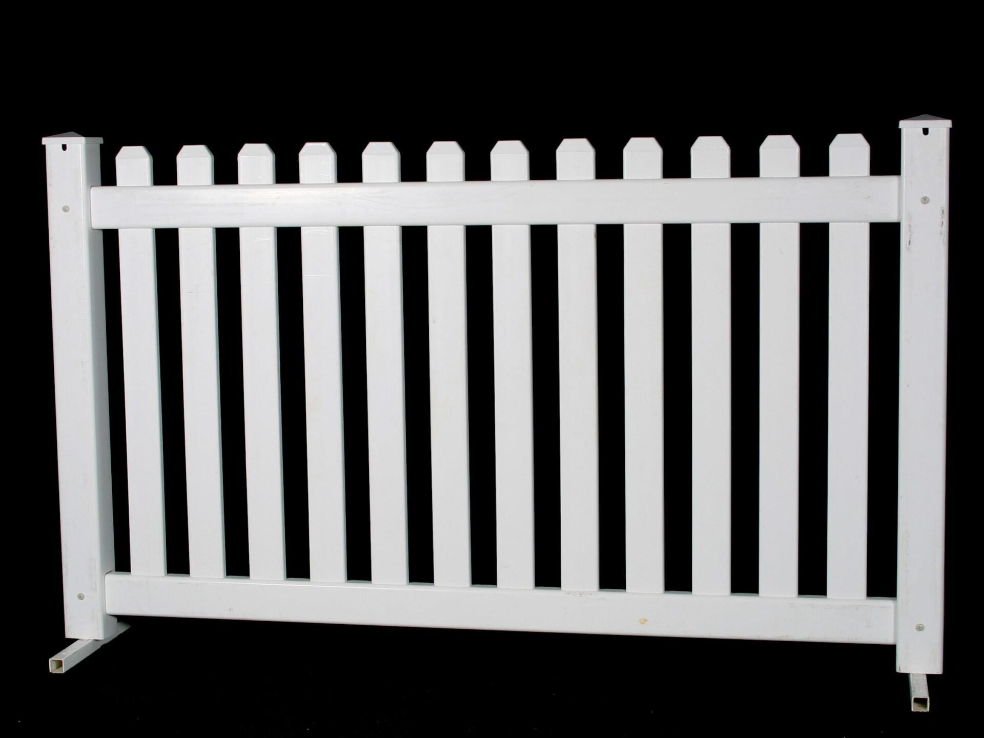 white-resin-picket-fence-a-classic-party-rental