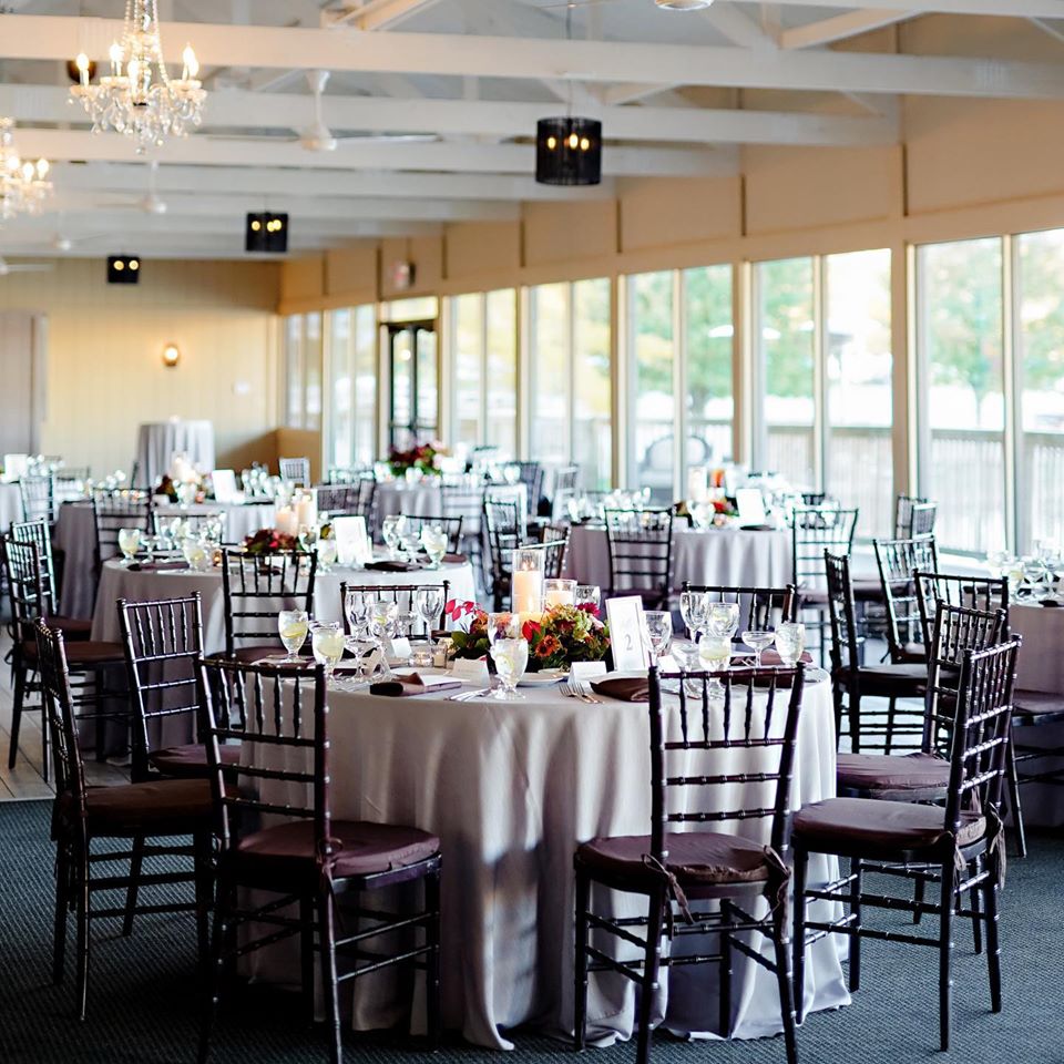 Mahogany Chiavari Chair | A Classic Party Rental